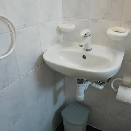 Pokoje Przy Fontannie בית אירוח
